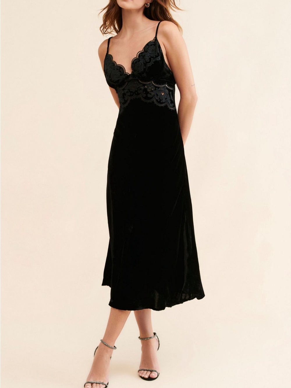 FARM Rio Black Richelieu Velvet Slip Dress